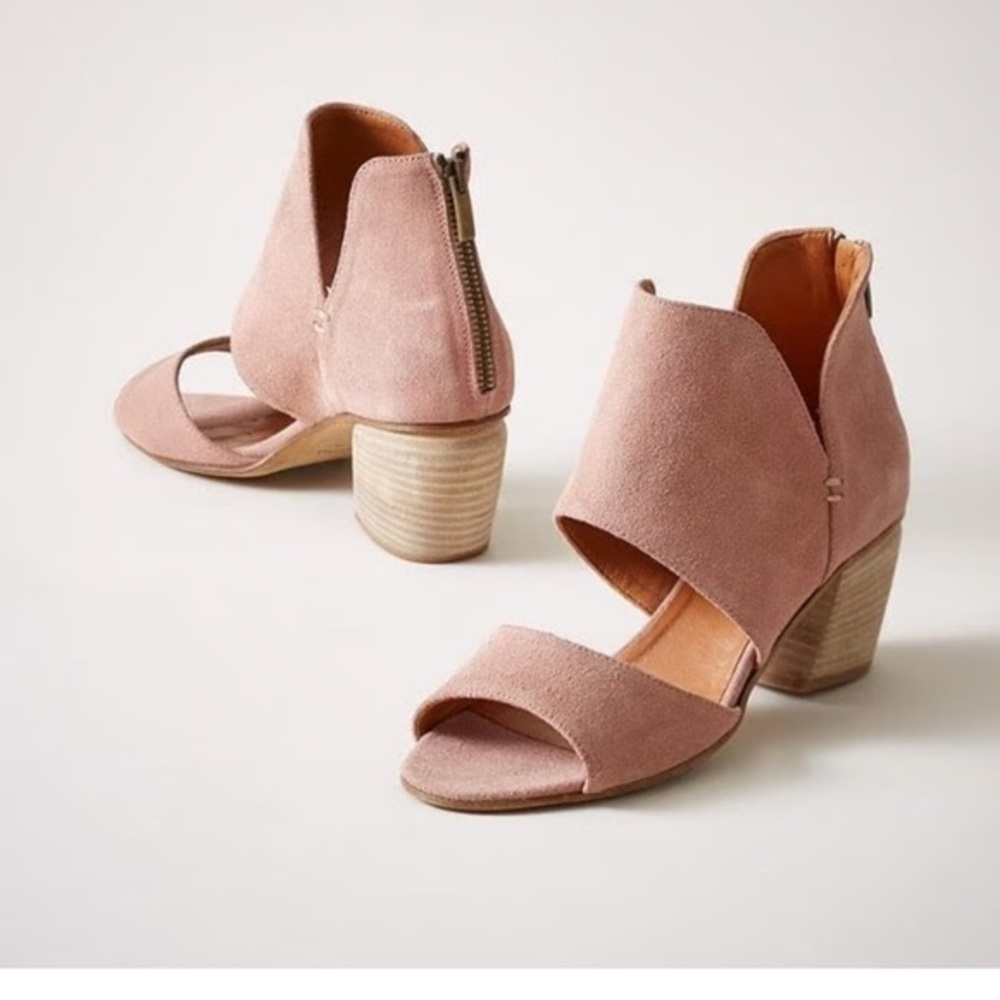 Sundance  Blush Pink Suede Spring Block Heel Sandals in size 11 (42)